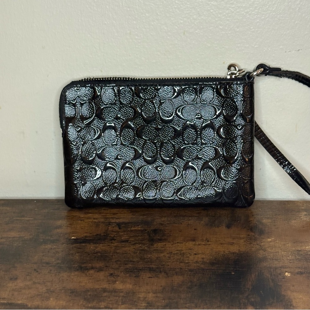Coach | Corner Zip Wristlet Debossed Leather, Black - Picture 3 of 13